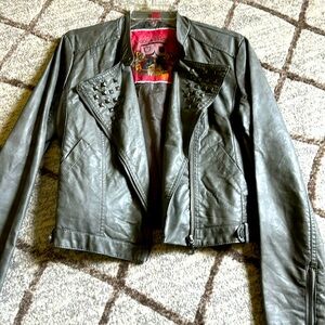 Trendy leather gray
